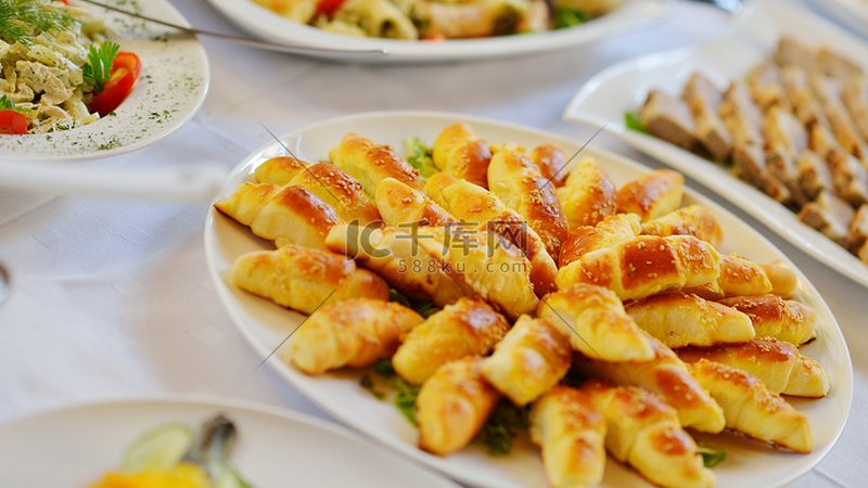速冻食品解冻再冷冻，口感变化揭秘