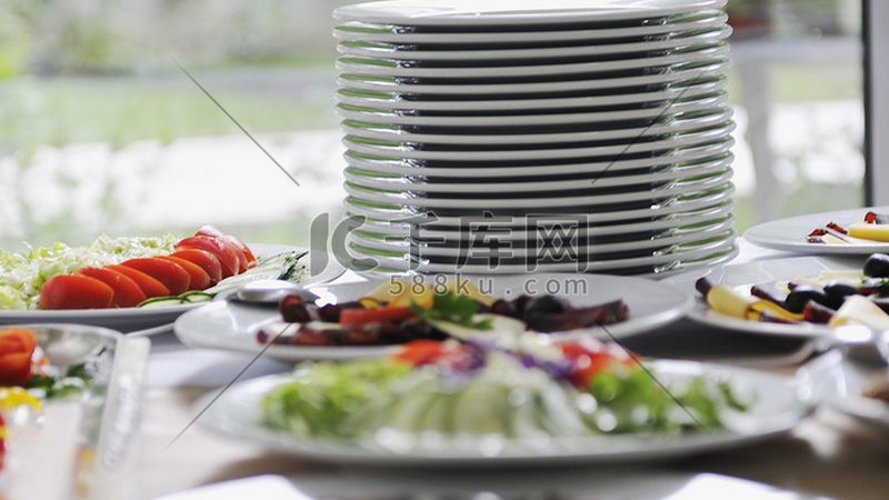 小标题：一、散装零食的批发市场现状